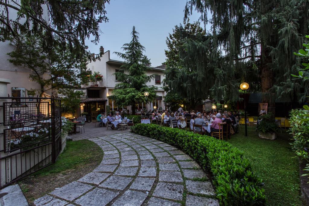 توسكولانو ماديرنو Albergo Locanda Cavallino المظهر الخارجي الصورة